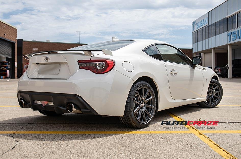 TOYOTA-86-CARBINE-BLACK-SUEDE